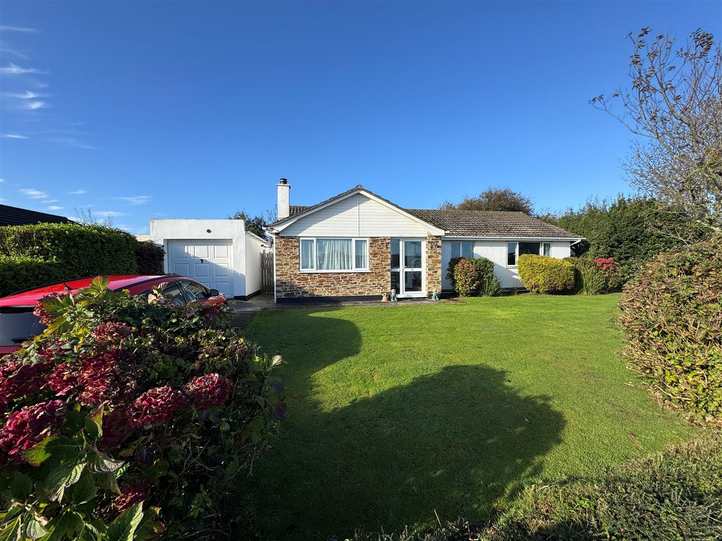 3 bed property in Lawrence Road, St. Agnes